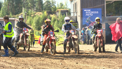 Сезонное явление на дорогах Петербурга: чем опасны питбайки, летом традиционно попадающие в статистику происшествий