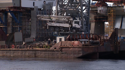 На Большом Смоленском мосту смонтировали противовесные блоки разводного пролета, Благовещенский отремонтирован уже наполовину