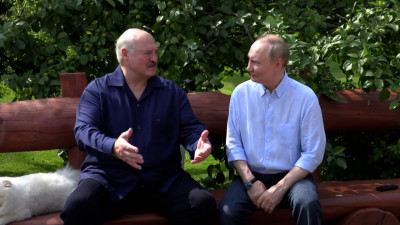 Владимир Путин: России нужен длительный и прочный мир, который устраивал бы и Москву, и Киев