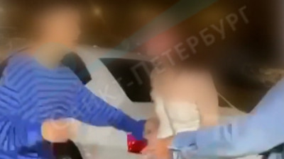 Конфликт на Богатырском проспекте: подростки избили женщину за замечание