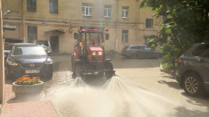 Уборка дворов в летний период
