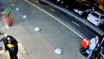 На проспекте Славы мужчина открыл огонь по курьеру после конфликта из-за электровелосипеда