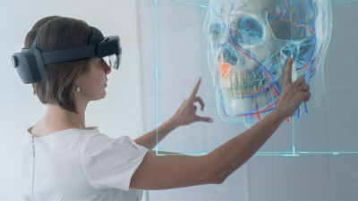 Индийские нейрохирурги успешно провели первую операцию с использованием технологии ИИ от петербургского разработчика