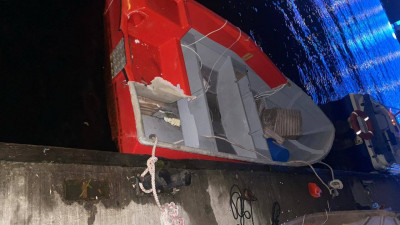 Катер и маломерное судно столкнулись у Яхтенного моста