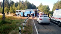 Суд отказал в аресте водителя автобуса, столкнувшегося с поездом в Ленобласти