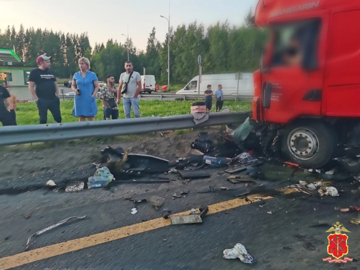 Подросток и двое взрослых находятся в тяжелом состоянии после аварии на трассе «Кола» - tvspb.ru