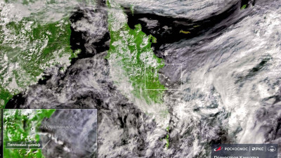 Извержение вулкана Крашенинникова на Камчатке зафиксировано со спутника