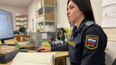 Петербуржец заплатил 200 тысяч рублей за драку с девушкой-барменом после конфликта по счету