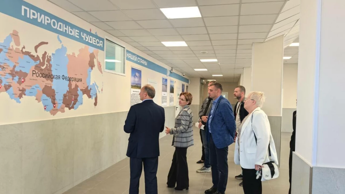 Единороссы проверили готовность второго корпуса школы № 161 Выборгского района к новому учебному году - tvspb.ru