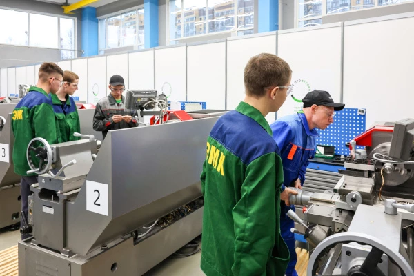 Александр Беглов: Городское правительство утвердило «Дорожную карту» по дальнейшему совершенствованию системы образования - tvspb.ru