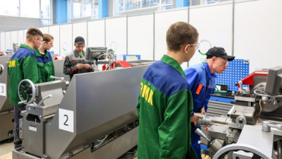 Александр Беглов: Городское правительство утвердило «Дорожную карту» по дальнейшему совершенствованию системы образования