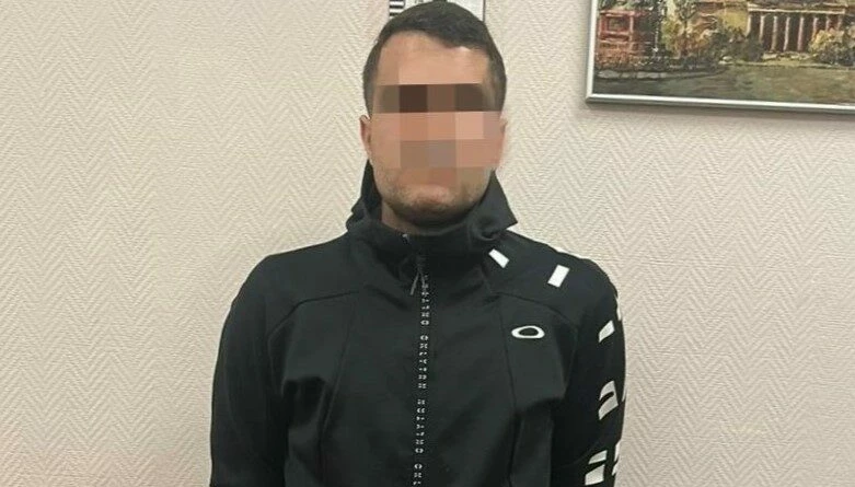 В Петербурге объявленный в розыск мошенник пришел в отдел по вопросам миграции, где его задержали росгвардейцы - tvspb.ru