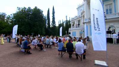 Фестиваль «Музыка балконов» открылся в Ораниенбауме с выступлениями лучших молодых оперных певцов