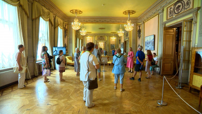 Контраст между дворцом и коммуналкой показали участникам проекта «Открытый город» в особняке Румянцева