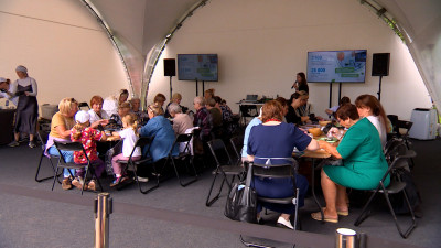 Виртуальные путешествия и яркие мастер-классы: в сквере Петра Великого прошел Большой семейный фестиваль