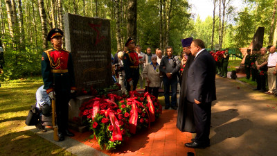 На Синявинских высотах установили монумент воинам-приморцам, освобождавшим Ленинград от блокады
