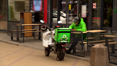 Россиянам с судимостью за определенные преступления могут запретить работать курьерами