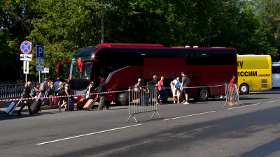 Более 400 школьников из Мариуполя приехали на каникулы в Петербург