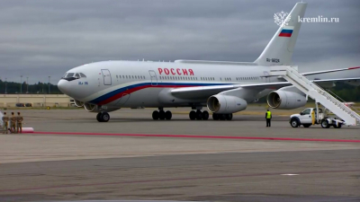 Самолет Владимира Путина совершил посадку в Анкоридже