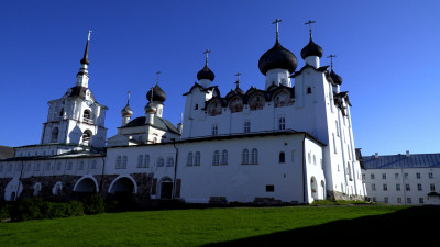 Александр Беглов обсудил на Соловках участие Петербурга в подготовке и проведении празднования 600-летия основания первого монашеского поселения на архипелаге