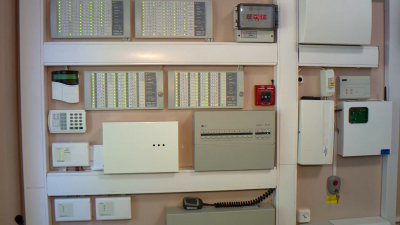 К началу нового учебного года все школы Петербурга прошли проверку на пожарную безопасность