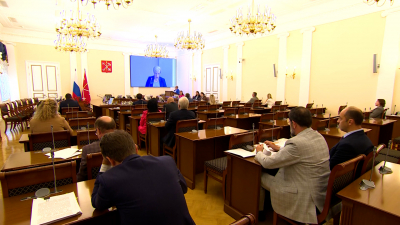 Подготовка к 1 сентября, доступное жильё, новые дороги: что обсудили на рабочем совещании в Смольном