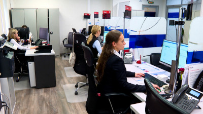 ЦБ обязал банки объяснять клиентам причины блокировки карт