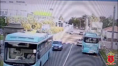 В Колпино 87-летняя женщина попала под колеса автобуса