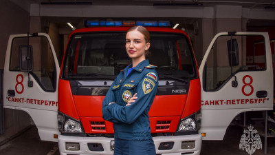 Во время отдыха сотрудница МЧС спасла едва не утонувшего в Финском заливе мужчину