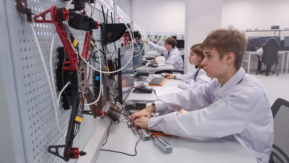 Александр Беглов: Судостроительный колледж первым в Петербурге обновлен по петербургскому стандарту - tvspb.ru