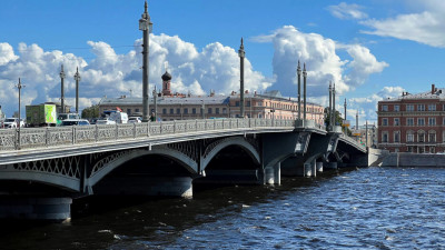 На Благовещенском мосту закончили первый этап ремонта