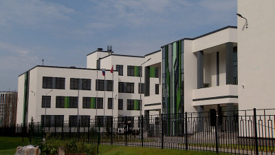На проспекте Авиаконструкторов завершили строительство школы на 825 мест