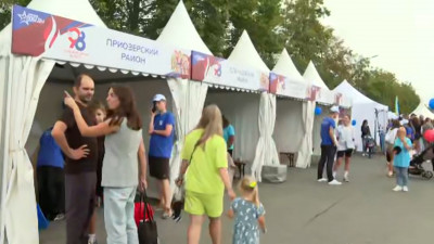 В Киришах проходит масштабный праздник по случаю 98-летия Ленинградской области