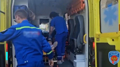 На полумарафоне «Северная столица» сотрудники Госавтоинспекторы спасли участницу от жары