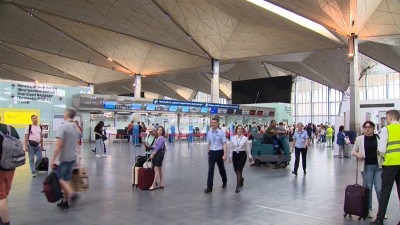 В аэропорту Пулково возобновили обслуживание рейсов