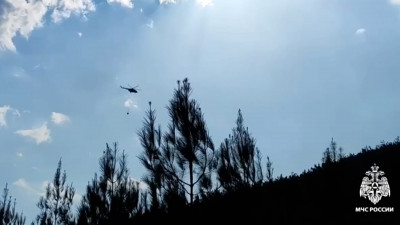 Авиация МЧС России ликвидирует природный пожар в Геленджике