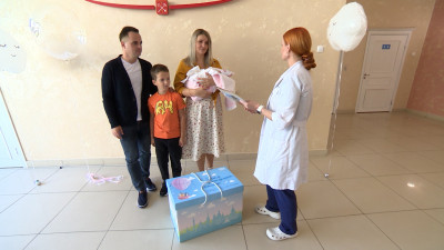 Александр Беглов: Город создает условия, чтобы молодые родители могли совмещать семью и карьеру