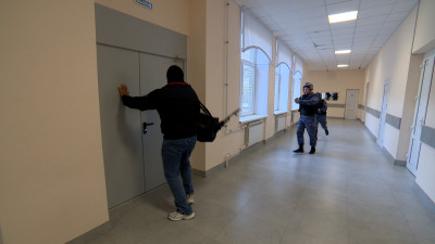 Как проходят антитеррористические учения в школах Петербурга перед началом учебного года