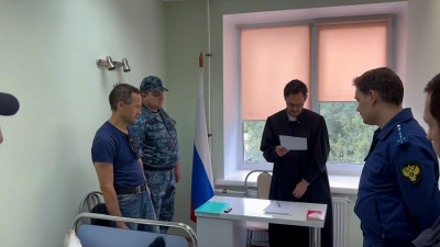 Водителя, сбившего двух женщин на остановке в Красном Селе, арестовали до октября 2025 года