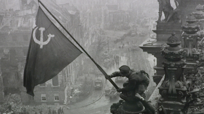 Выставка Евгения Халдея открылась в музее обороны и блокады Ленинграда