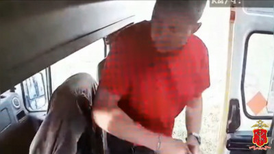 На Юкковском шоссе задержали залившего «газом» водителя автобуса пассажира