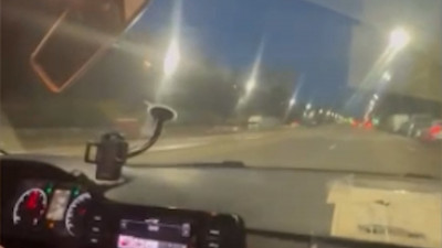 Полицейские задержали пассажиров такси, угнавших машину после нападения на водителя