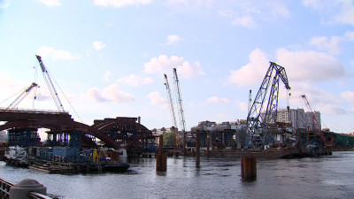 Петербуржцам показали, как проходит строительство Большого Смоленского моста