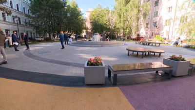 В сквере Соловьёва-Седого на Невском проспекте завершили благоустройство