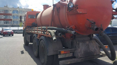 В Петербурге пресекли незаконный сброс отходов под видом работ «Водоканала»