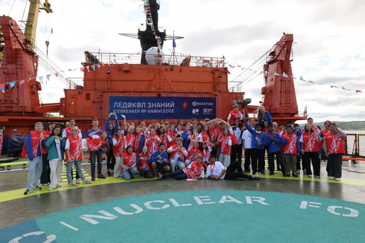 Петербургские педагоги и школьники отправились на Северный полюс на «Ледоколе знаний» - tvspb.ru