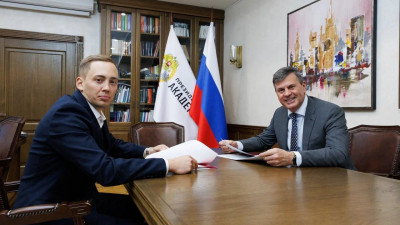 Алексей Комиссаров встретился с Героем России Ильей Споняковым