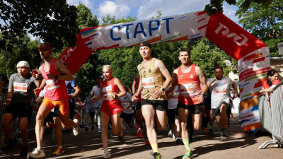 В Юсуповском саду проходит спортивно-музыкальный праздник в честь Дня железнодорожника