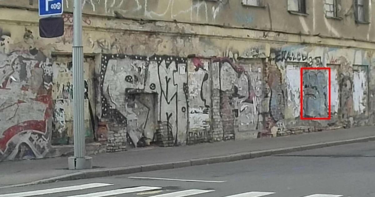 Владелец дома на улице Константина Заслонова взялся за ремонт только после штрафа от нейросети - tvspb.ru