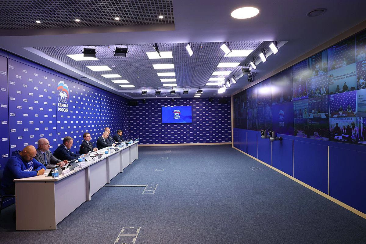 Работа со сторонниками, реализация партпроектов, подготовка к выборам: Владимир Якушев поставил задачи региональным отделениям «Единой России» - tvspb.ru